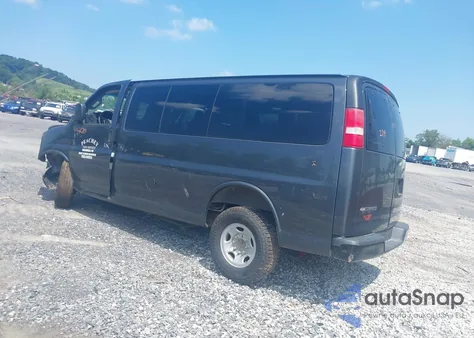 2017 Chevrolet Express 2500 Ls z USA, uszkodzony, nr VIN 1GAWGEFF7H1271229